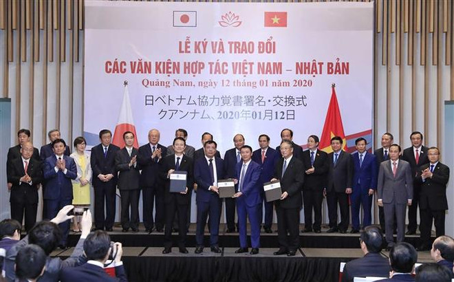 越南政府总理阮春福会见日本自由民主党秘书长、日越友好议员小组主席二阶俊博 ảnh 3 越南政府总理阮春福会见日本自由民主党秘书长、日越友好议员小组主席二阶俊博 ảnh 3