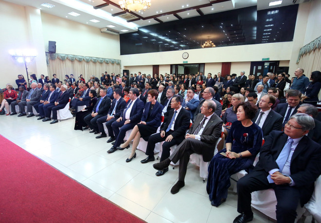 各国驻越外交使团、国际组织、非政府组织见面会在首都河内举行 ảnh 4 各国驻越外交使团、国际组织、非政府组织见面会在首都河内举行 ảnh 4