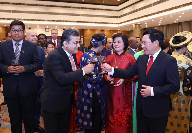 各国驻越外交使团见面会在首都河内举行 ảnh 2 各国驻越外交使团见面会在首都河内举行 ảnh 2