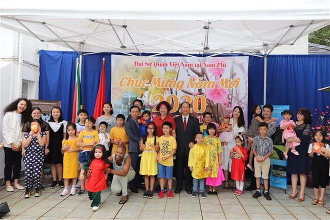 越南驻外使领馆纷纷举行春节招待会 ảnh 4