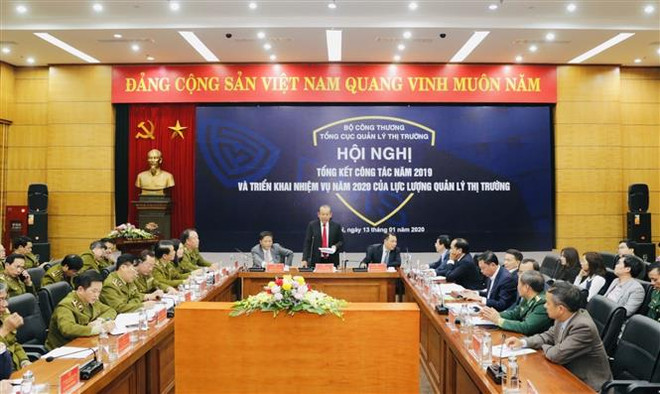 2019年市场管理力量查处9万多起违法违规案件 ảnh 1