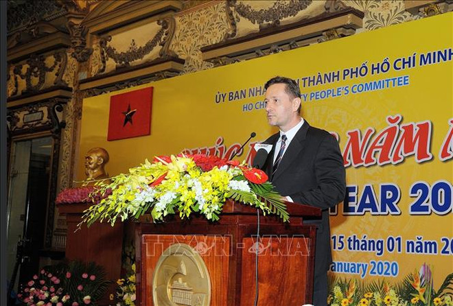 胡志明市市委主要领导会见驻该市外国组织机构代表 ảnh 2 胡志明市市委主要领导会见驻该市外国组织机构代表 ảnh 2