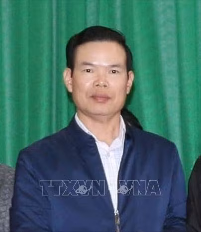 越共中央政治局决定给予黄忠海同志和赵才荣同志纪律处分 ảnh 2