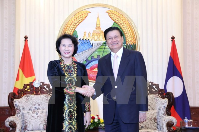 越南国会主席阮氏金银会见老挝总理通论 ảnh 1 越南国会主席阮氏金银会见老挝总理通论 ảnh 1