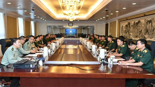 越南人民军青年军官代表团赴华参加2016年越中青年军官交流活动 ảnh 1 越南人民军青年军官代表团赴华参加2016年越中青年军官交流活动 ảnh 1