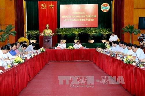 越南祖国阵线中央委员会主席阮善仁:工会组织要切实维护会员的利益 ảnh 1 越南祖国阵线中央委员会主席阮善仁:工会组织要切实维护会员的利益 ảnh 1