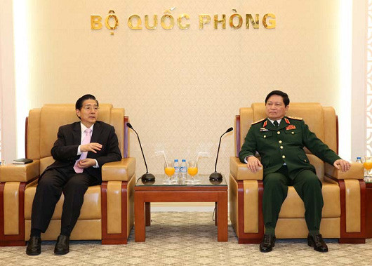 越南国防部长吴春历会见中国公安部长郭声琨 ảnh 1