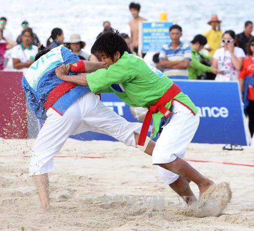 第五届亚洲沙滩运动会第一天:越南队夺取三枚金牌 ảnh 1 第五届亚洲沙滩运动会第一天:越南队夺取三枚金牌 ảnh 1