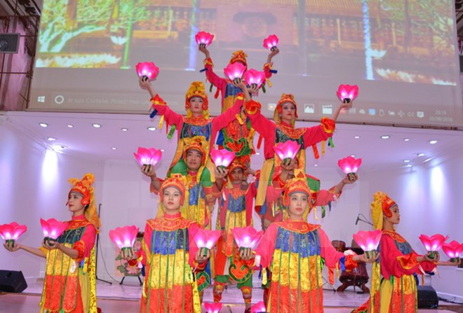 越南旅游推广活动在法国举行 ảnh 1