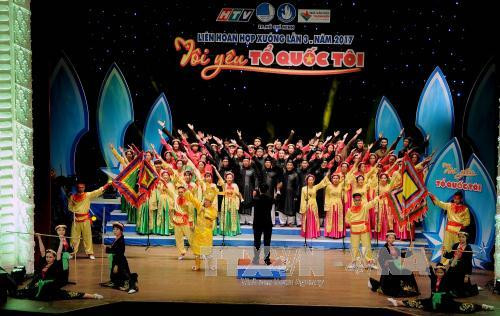 “我爱祖国”合唱比赛（组图） ảnh 3