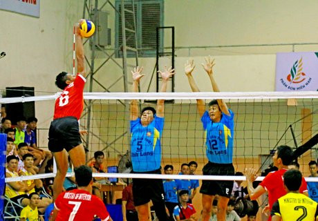 2017年永隆国际排球比赛11日晚正式开幕 ảnh 1