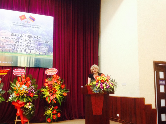 越南与亚美尼亚建交25周年纪念活在河内举行 ảnh 1