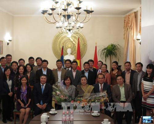 越老两国驻德国大使馆举行交流会 庆祝越老建交55周年 ảnh 1