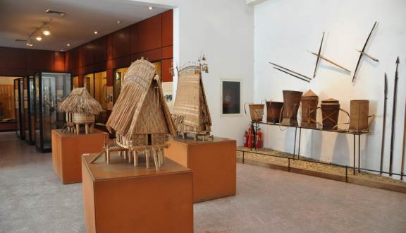 越南民族博物馆吸引游客参观 ảnh 1 越南民族博物馆吸引游客参观 ảnh 1