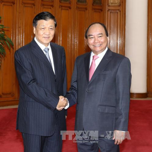 阮春福和阮氏金银会见中共中央政治局常委、中央书记处书记刘云山 ảnh 1 阮春福和阮氏金银会见中共中央政治局常委、中央书记处书记刘云山 ảnh 1