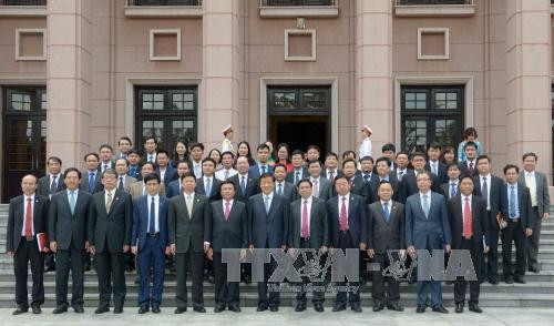 阮春福和阮氏金银会见中共中央政治局常委、中央书记处书记刘云山 ảnh 3 阮春福和阮氏金银会见中共中央政治局常委、中央书记处书记刘云山 ảnh 3