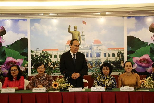 胡志明市市委书记阮善仁会见越老柬三国妇女高级代表团 ảnh 1 胡志明市市委书记阮善仁会见越老柬三国妇女高级代表团 ảnh 1