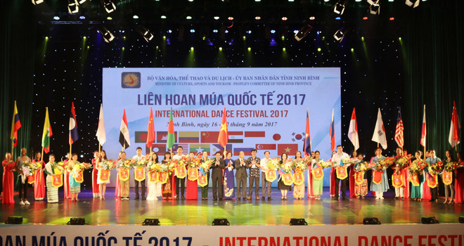 2017年国际舞蹈节在宁平省开幕 ảnh 1