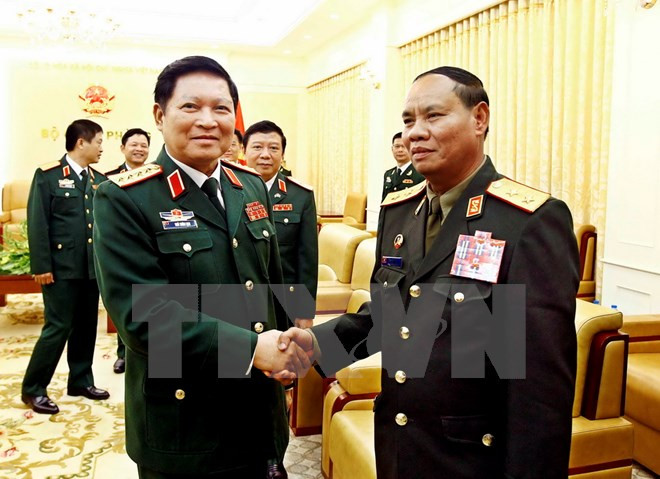 老挝人民军总政治局主任维莱访问越南 ảnh 2