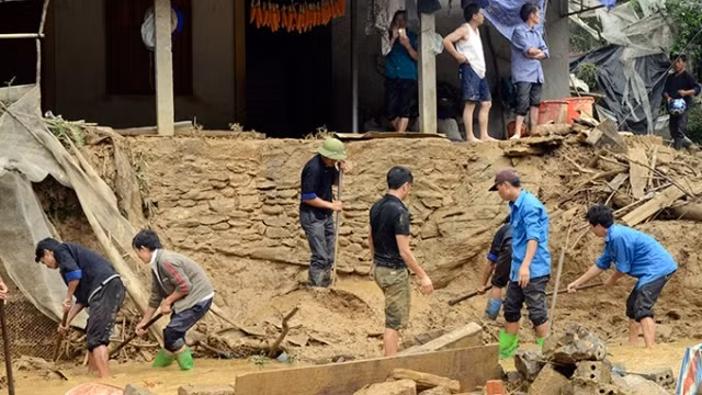 越南红十字会紧急救助暴雨洪水中的灾民 ảnh 4