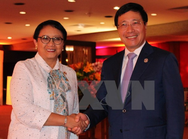 第50届东盟外长会议:越南政府副总理兼外长范平明分别与各国外长举行双边会晤 ảnh 2 第50届东盟外长会议:越南政府副总理兼外长范平明分别与各国外长举行双边会晤 ảnh 2