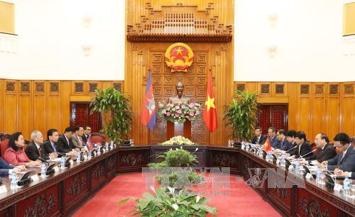 越南领导人会见柬埔寨参议院第一副主席奈北纳 ảnh 1 越南领导人会见柬埔寨参议院第一副主席奈北纳 ảnh 1