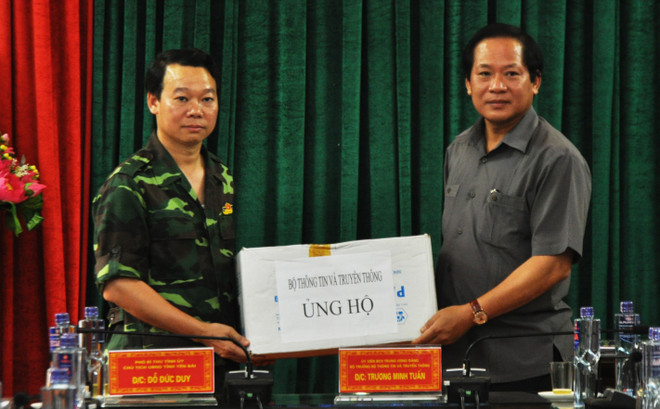 党和国家领导以及社会各界为北部各省洪灾灾民捐款 ảnh 3 党和国家领导以及社会各界为北部各省洪灾灾民捐款 ảnh 3