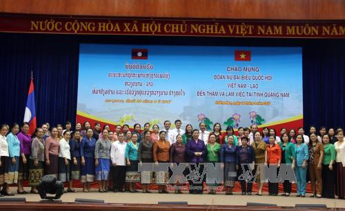 越南老挝国会女性代表团赴广南省调研 ảnh 1 越南老挝国会女性代表团赴广南省调研 ảnh 1