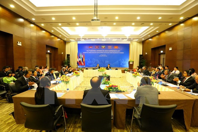 柬老缅越泰劳动合作部长级会议：促进移民劳动者可持续就业 ảnh 1