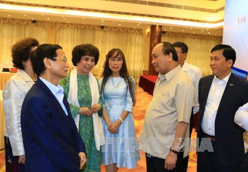 政府总理阮春福与国内一流私人经济集团领导进行政策对话 ảnh 3 政府总理阮春福与国内一流私人经济集团领导进行政策对话 ảnh 3