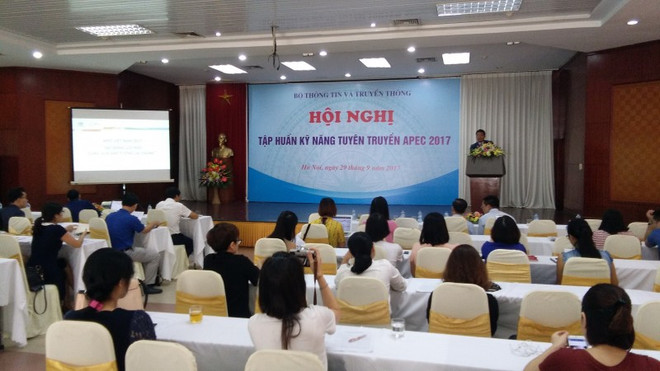 2017年APEC会议:2017年APEC相关信息宣传报道业务培训会议在河内举行 ảnh 1 2017年APEC会议:2017年APEC相关信息宣传报道业务培训会议在河内举行 ảnh 1