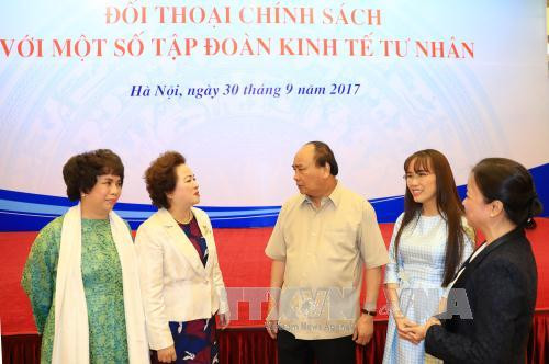 政府总理阮春福与国内一流私人经济集团领导进行政策对话 ảnh 2 政府总理阮春福与国内一流私人经济集团领导进行政策对话 ảnh 2