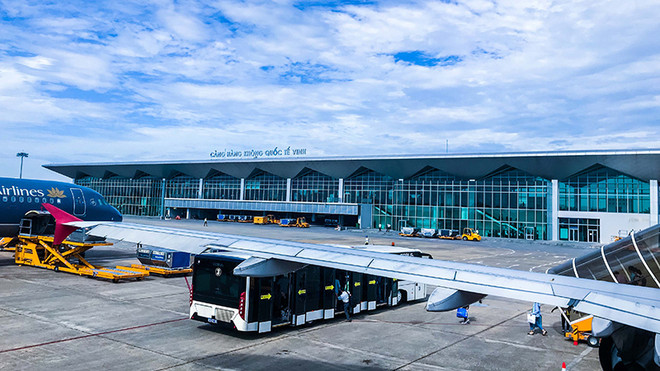 荣市国际机场跑道因出现裂缝临时关闭24小时 ảnh 1 荣市国际机场跑道因出现裂缝临时关闭24小时 ảnh 1