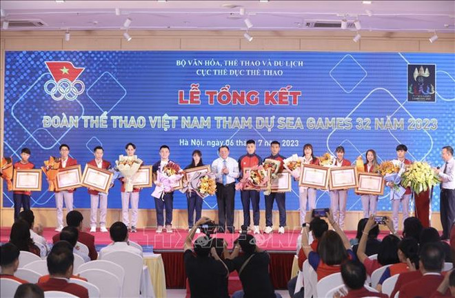 越南代表团参加第32届东南亚运动会总结仪式举行 ảnh 2 越南代表团参加第32届东南亚运动会总结仪式举行 ảnh 2