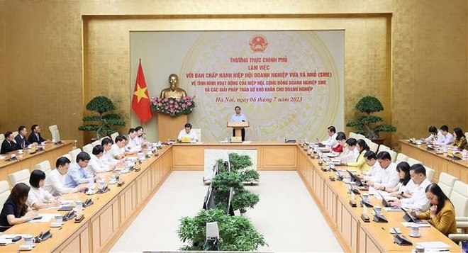 政府总理范明政:银行需大力落实政府关于纾解企业生产经营困难的决议 ảnh 1 政府总理范明政:银行需大力落实政府关于纾解企业生产经营困难的决议 ảnh 1