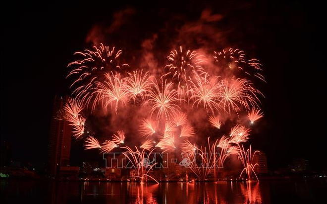 2023年岘港国际烟花节总决赛将于7月8日晚举行 ảnh 2  2023年岘港国际烟花节总决赛将于7月8日晚举行 ảnh 2