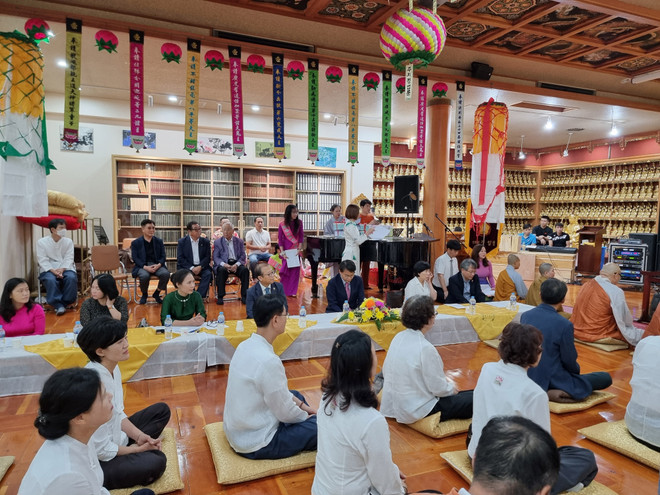 盂兰节庆祝活动在韩国举行 ảnh 1 盂兰节庆祝活动在韩国举行 ảnh 1