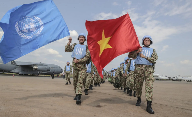越南坚定走在革命道路上 ảnh 1