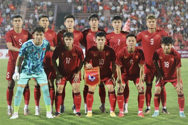 U23亚洲杯预选赛：越南U23队狂胜关岛U23队 暂居C组榜首 ảnh 1
