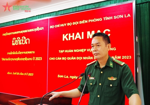 山罗省边防部队为老挝人民军干部开办边防业务培训班 ảnh 1 山罗省边防部队为老挝人民军干部开办边防业务培训班 ảnh 1