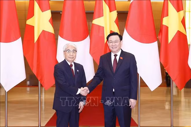 日本参议院议长尾辻秀久圆满结束对越南进行的正式访问 ảnh 1