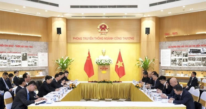 越南工贸部部长阮鸿延与云南省委书记王宁举行工作会谈 ảnh 1 越南工贸部部长阮鸿延与云南省委书记王宁举行工作会谈 ảnh 1