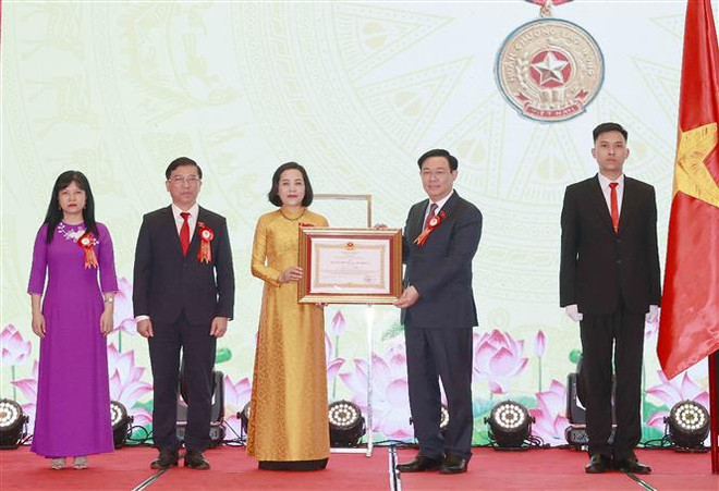 国会主席王廷惠出席国会代表工作委员会成立20周年纪念仪式 ảnh 1 国会主席王廷惠出席国会代表工作委员会成立20周年纪念仪式 ảnh 1