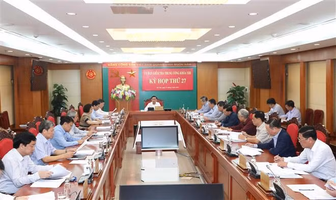 越共中央检查委员会第27次会议：对部分党组织和党员采取党纪处分 ảnh 1
