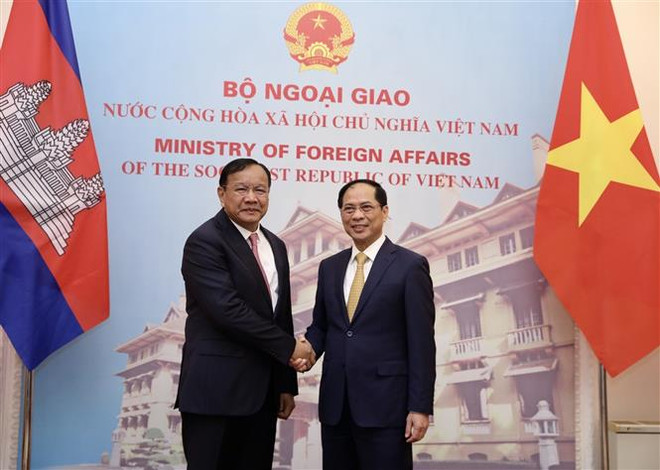越南与柬埔寨外长举行会谈 ảnh 1 越南与柬埔寨外长举行会谈 ảnh 1