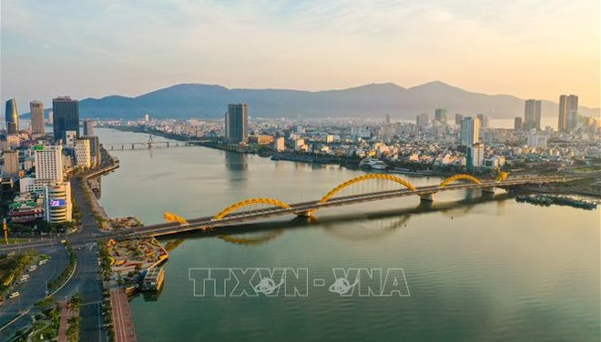 岘港市力争到2030年年均经济增长率达9.5-10% ảnh 1 岘港市力争到2030年年均经济增长率达9.5-10% ảnh 1