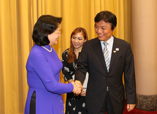 越南国家副主席邓氏玉盛会见日本福冈县知事小川洋 ảnh 1 越南国家副主席邓氏玉盛会见日本福冈县知事小川洋 ảnh 1