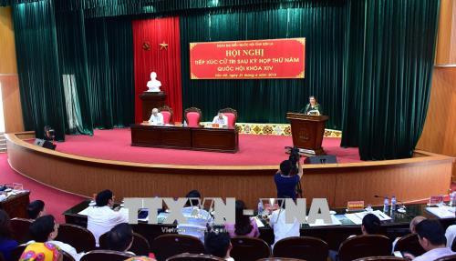 国会常务副主席丛氏放与山罗省选民见面沟通交流 ảnh 1 国会常务副主席丛氏放与山罗省选民见面沟通交流 ảnh 1