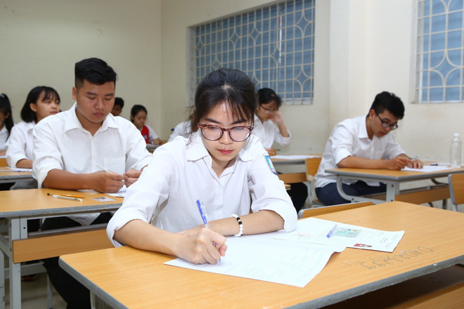 2018年越南国家高中毕业和大学入学统一考试正式开考 报考人数约90万 ảnh 1 2018年越南国家高中毕业和大学入学统一考试正式开考 报考人数约90万 ảnh 1
