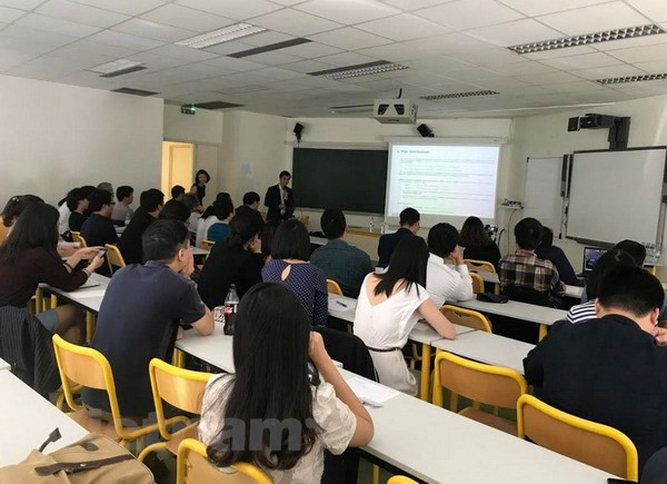 法国越南人金融家协会关于金融领域的国际研讨会在法举行 ảnh 1 法国越南人金融家协会关于金融领域的国际研讨会在法举行 ảnh 1